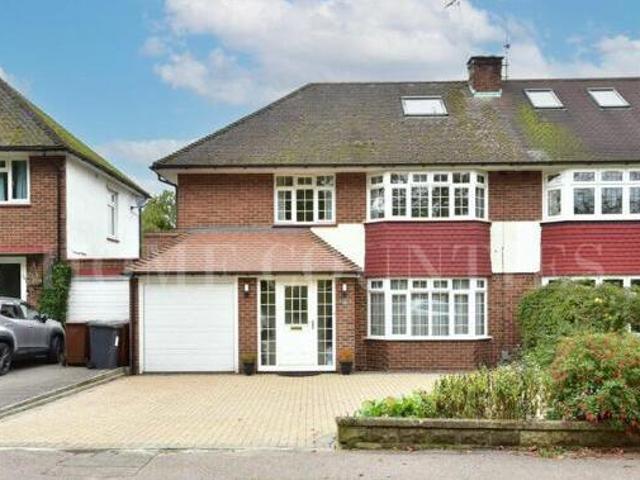 House for sale in Potters Bar, Hertfordshire