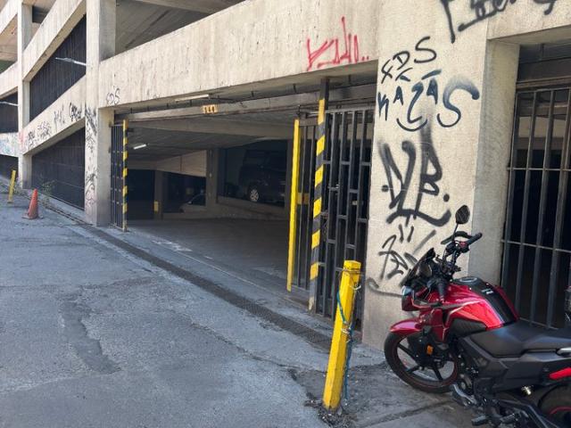 Santiago, Bandera 550