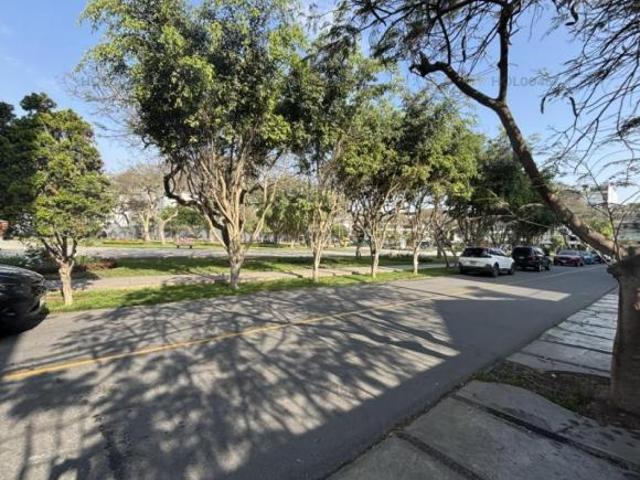SANTIAGO DE SURCO VALLE HERMOSO FRENTE A PARQUE LINDO TERRENO PARA DESARROLLO INMOBILIARIO