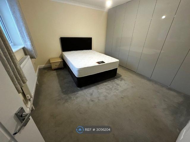 Room for rent in Sapley, Huntingdonshire