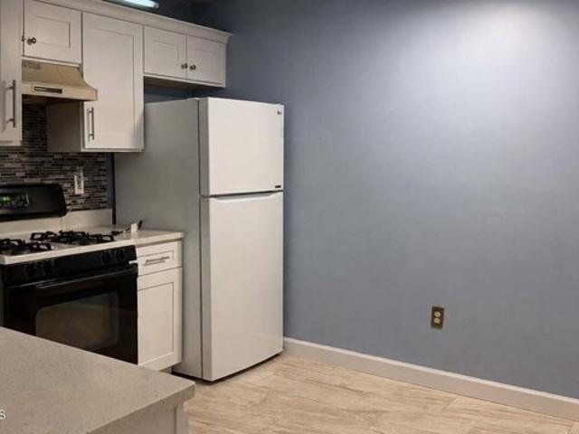 Condo for sale in Kendall Park, New Jersey