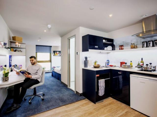 Studio for rent in Woodhouse, West Yorkshire