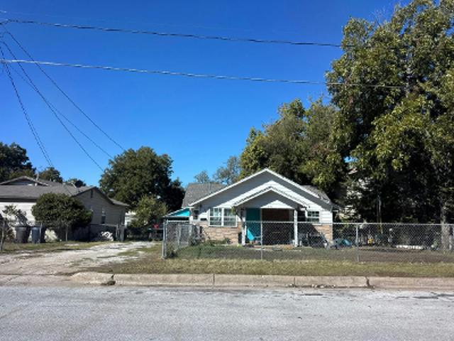 House for sale in Fort Worth, Tarrant County