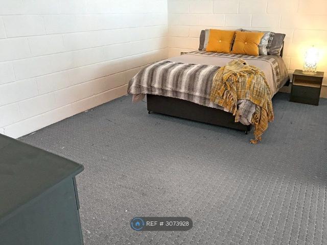 Studio for rent in Bissom, Penryn