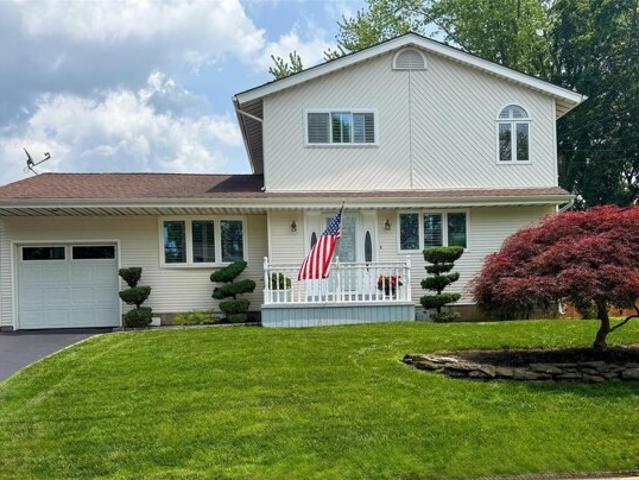House for sale in Lake Grove