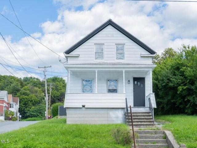 House for sale in Saratoga, New York