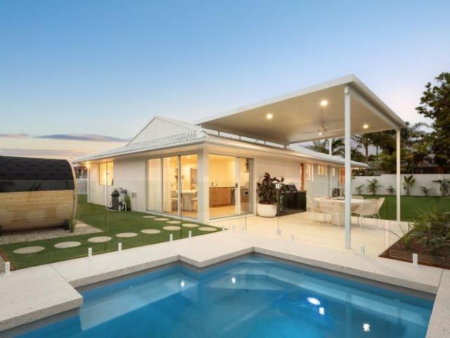House for sale in Mermaid Waters, Gold Coast City