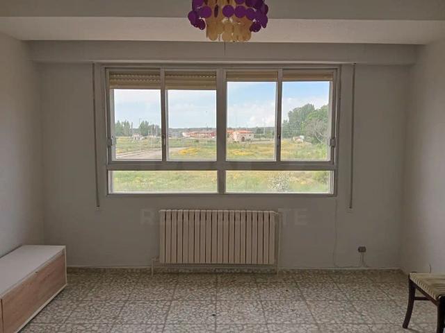 Apartamento en alquiler en Azadinos, Sariegos