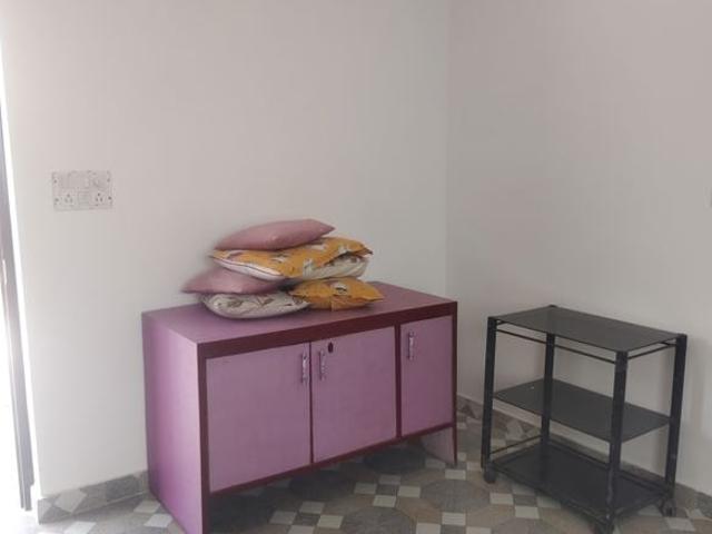 Flat for rent in Deri