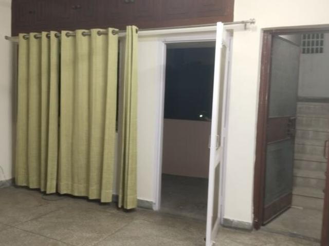 Property for rent in Deri