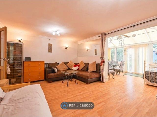 House for rent in Canning Town, Greater London