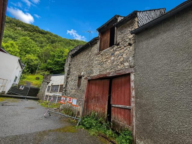 Garage vente à Bagnères-de-Bigorre, Sarrancolin