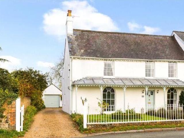 House for sale in Batchworth, Hertfordshire