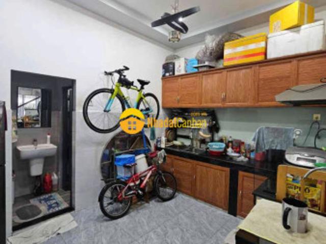 Nhà mặt phố bán