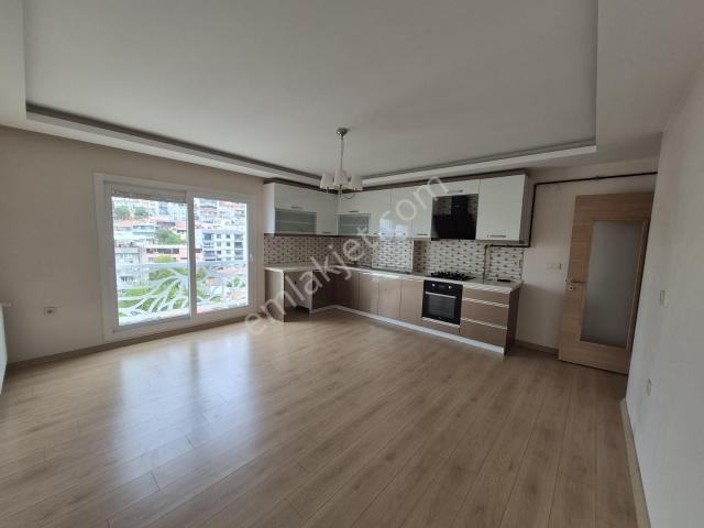 Bornova, İzmir içerisinde satılık mülk