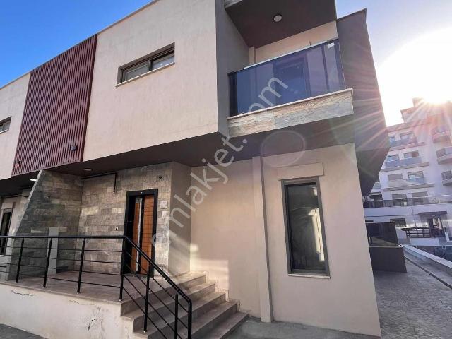 Hıdırlık Mahallesi, Seferihisar içerisinde satılık Villa