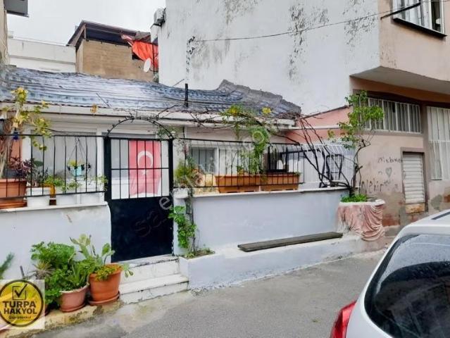 Karabağlar, İzmir içerisinde satılık Villa