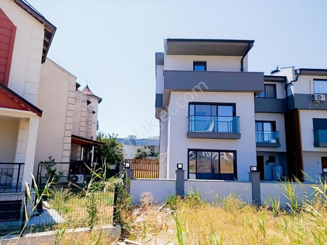 Dikili, İzmir içerisinde satılık Villa
