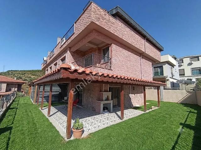 Foça, İzmir içerisinde satılık Villa