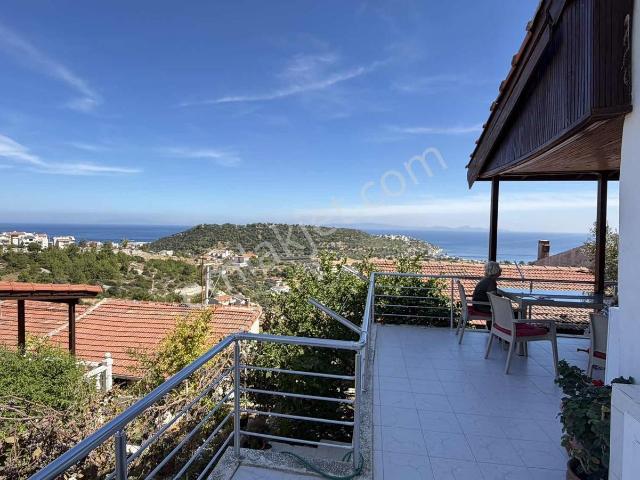 İskele Mahallesi, Karaburun içerisinde satılık Villa
