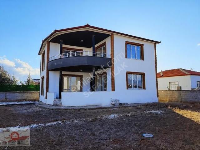 Niğde içerisinde satılık Villa