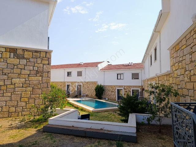 Bağarası, Foça içerisinde satılık Villa