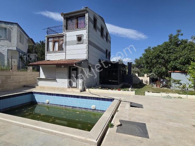 Kuşadasi, Aydin içerisinde satılık Villa