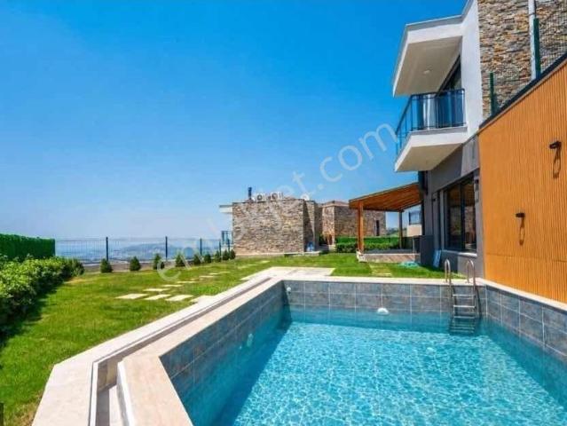 Kuşadasi, Aydin içerisinde satılık Villa