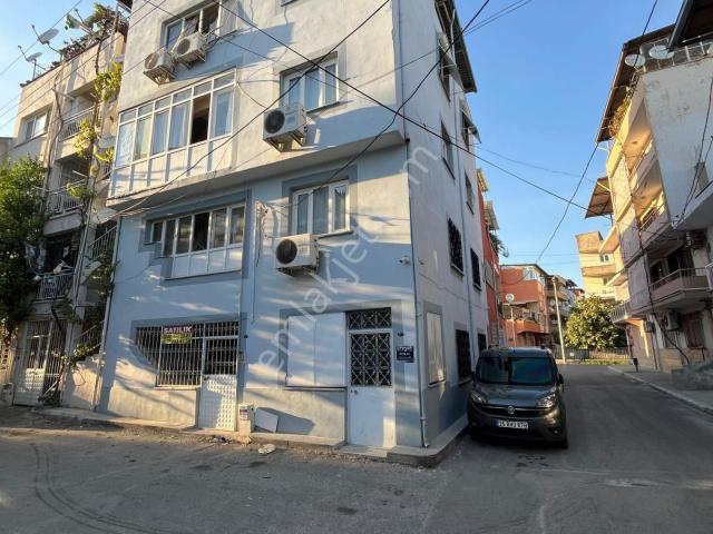 Karabağlar, İzmir içerisinde satılık Bina