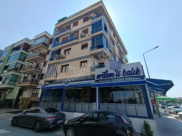 Karşiyaka, İzmir içerisinde satılık mülk