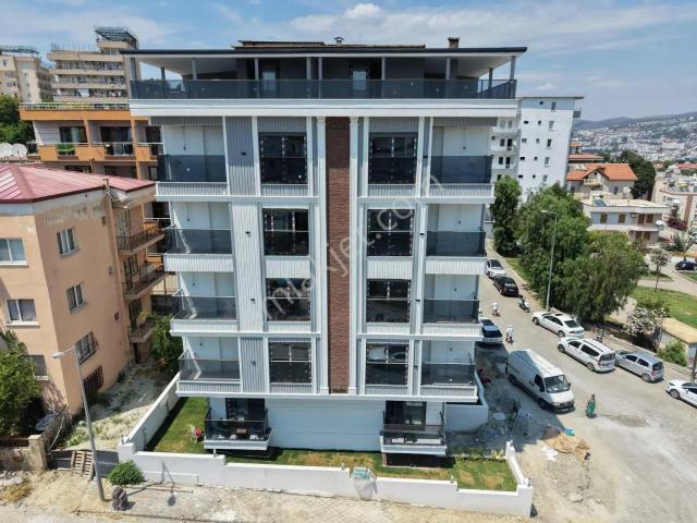 Camiatik Mahallesi, Kuşadası içerisinde satılık mülk