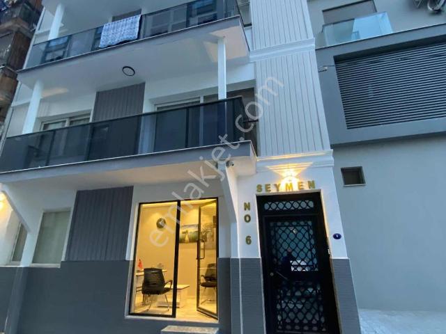 Bayrakli, İzmir içerisinde satılık Bina