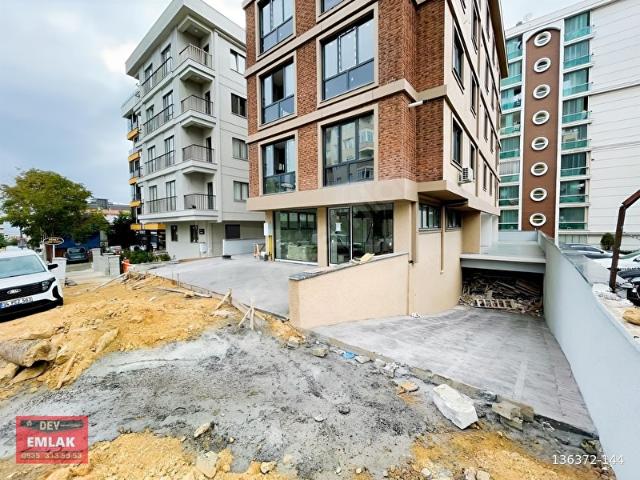 Cevizli Mahallesi, Maltepe içerisinde satılık Dükkan