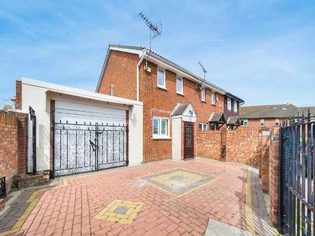 House for rent in Oad Street, Kent