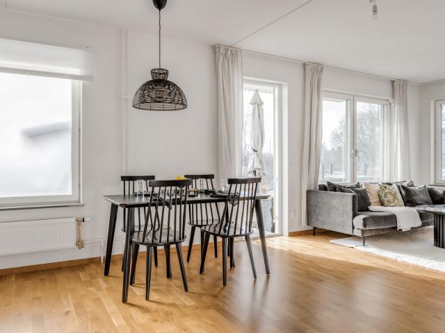 Bostadsrätt till salu i Skärholmen, Botkyrka