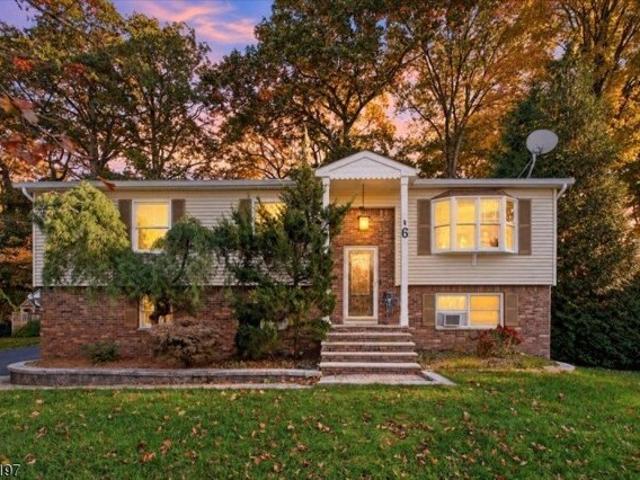 House for sale in Highland Lakes Country Club, Vernon Township