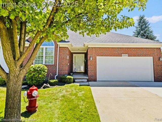 Condo for sale in Sterling Heights