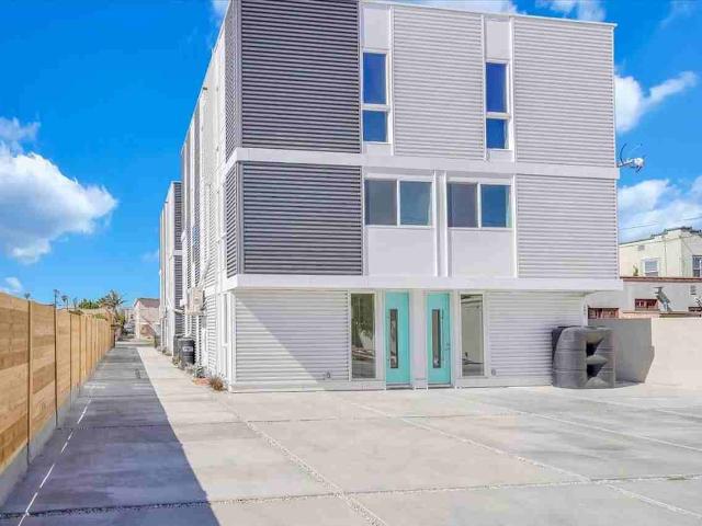 Apartment for rent in Canoga Park, California