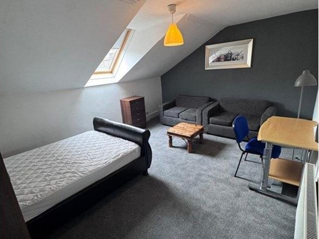 Room for rent in Garnethill, Scotland