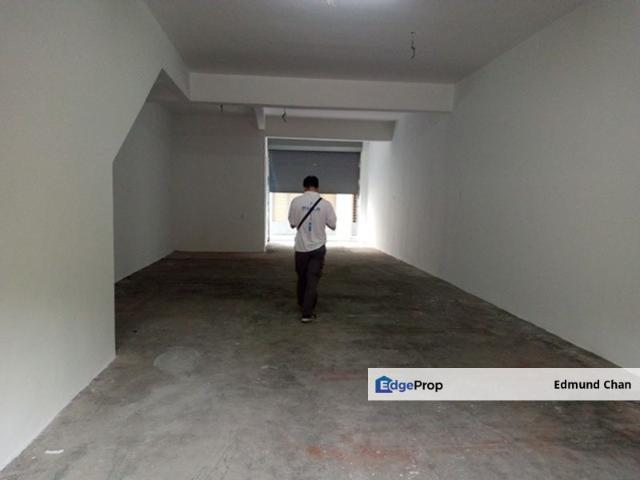 Shop for sale in Petaling, Subang Jaya