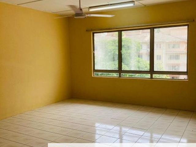 Flat for sale in Petaling, Damansara Damai