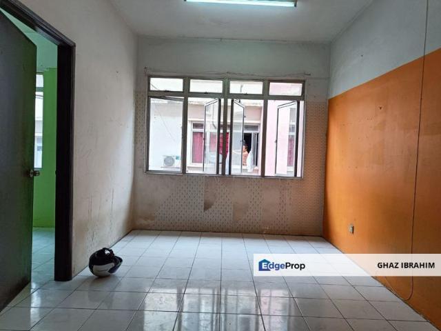 Shop for sale in Petaling, Damansara Damai