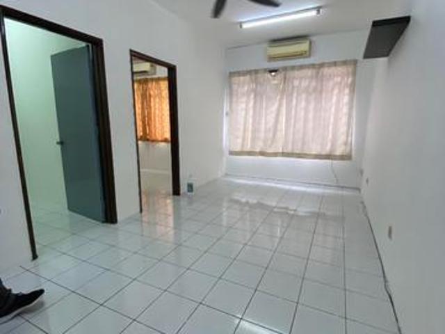 Flat for sale in Petaling, Damansara Damai
