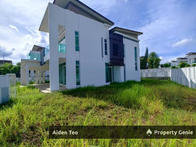 Bungalow for sale in Malaka