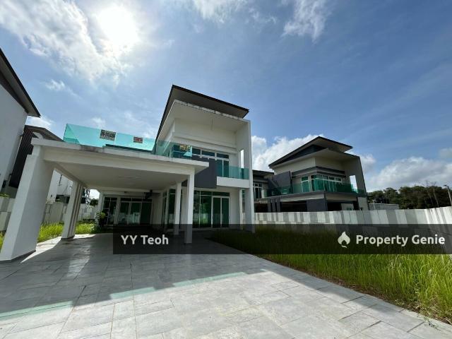 Bungalow for sale in Malaka