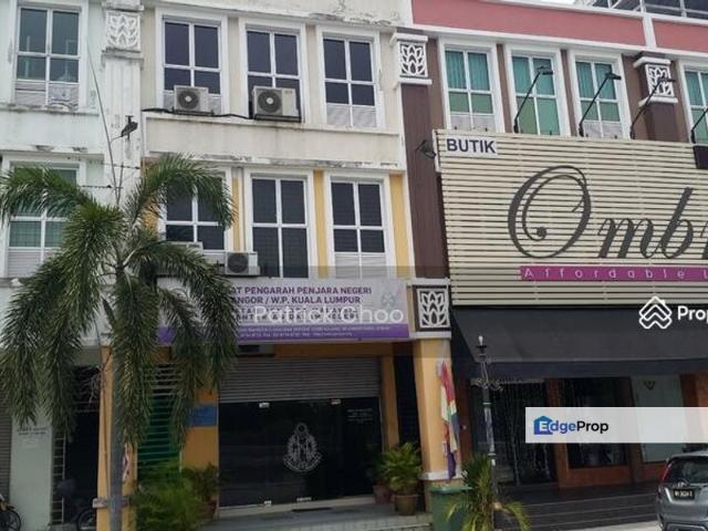 Shop for rent in Kajang, Langat