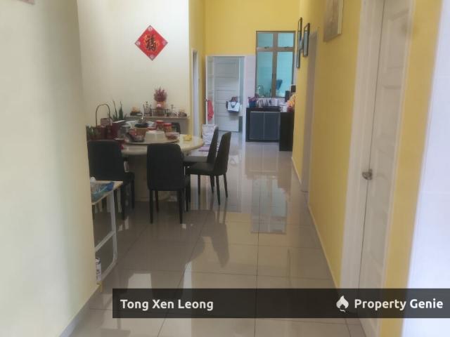 Terraced House for sale in Malaka