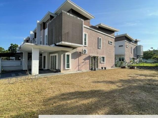 House for sale in Sendayan Village, Negeri Sembilan