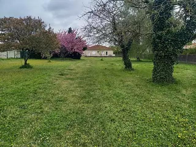 Terrain vente à Saintes, Saujon