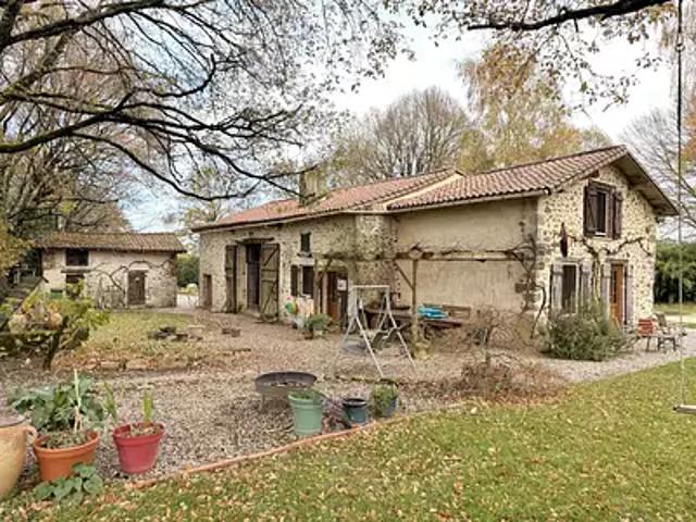 Maison vente à Confolens, Saulgond